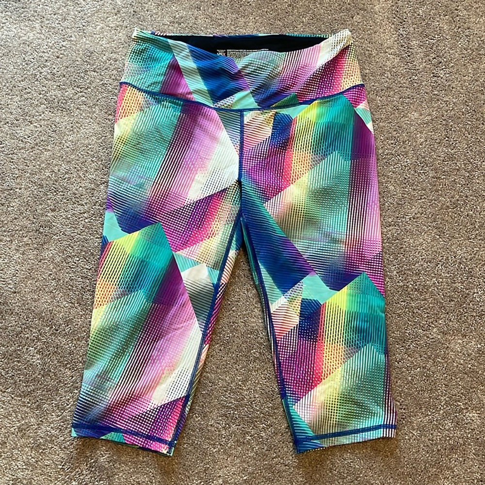 Cropped VS Sport Knockout Leggings